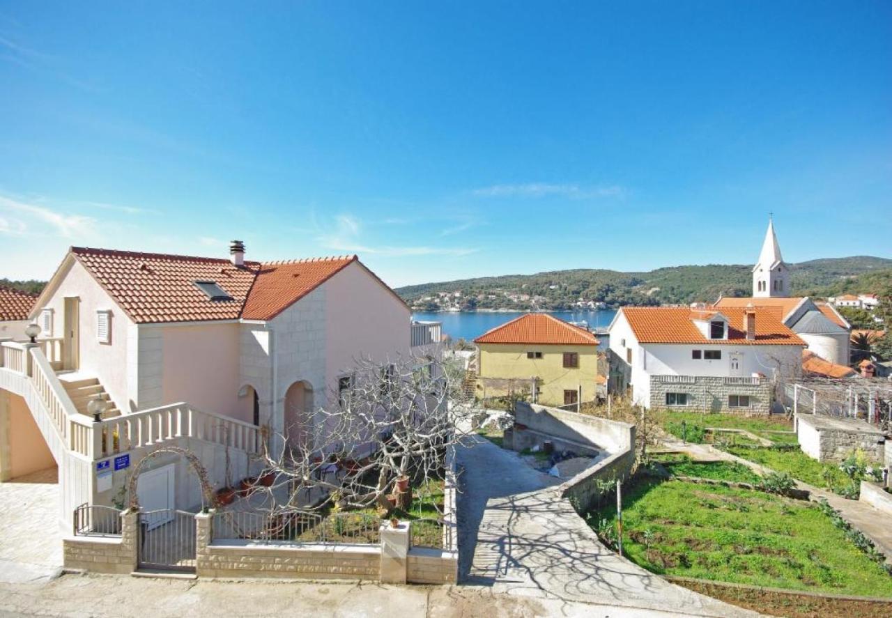 Apartments Villa Rose Sumartin Exterior photo